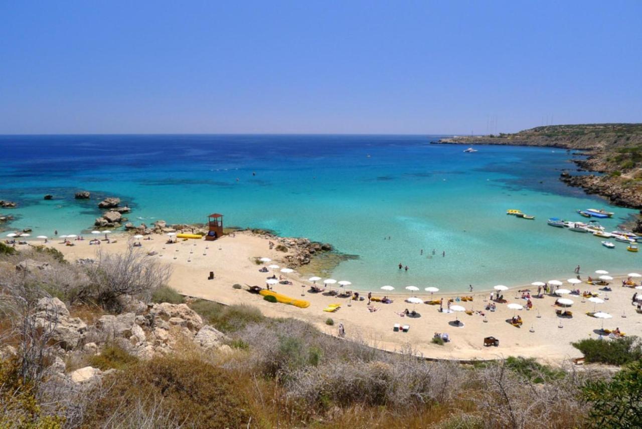Anastasia * Coral Bay
